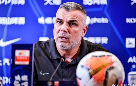 官方赛程页面-斯卢茨基暂时离开申花队！已直接现身超级杯现场，引发热议|上海申花|中超|上海海港|奥拉罗尤|北京国安_新浪体育_新浪新闻