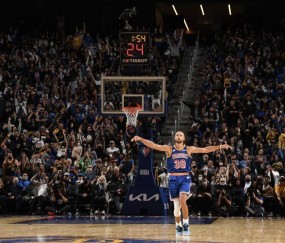 世界赛直播入口-虎头虎尾！库里45分剑指MVP 大通中心重现王朝盛景