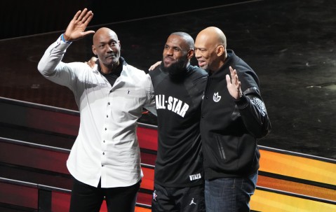 官方赛程页面-总进球榜人均名人堂？老詹超天勾 保罗差5球进前40 三少库赞在列